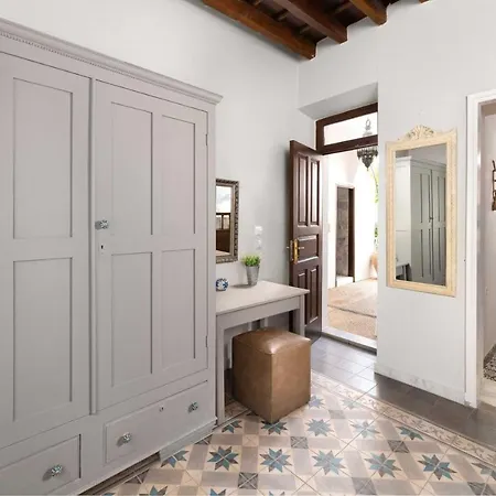 Villa Petra With Acropolis View