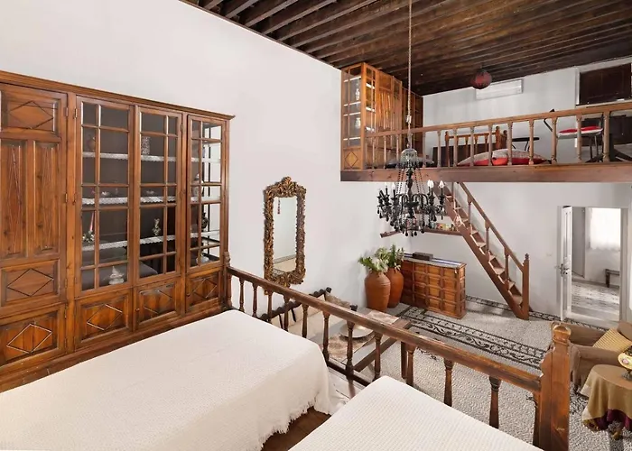 Petra With Acropolis View Líndos