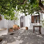 Villa Petra With Acropolis View