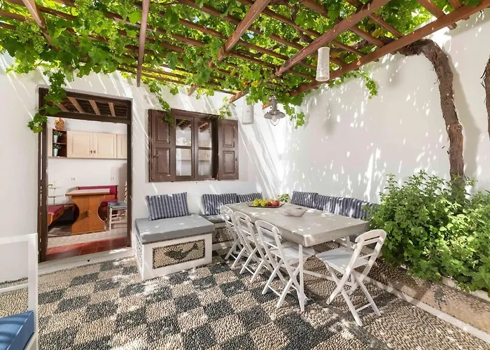 Petra With Acropolis View Vila Líndos