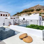 Villa Petra With Acropolis View *